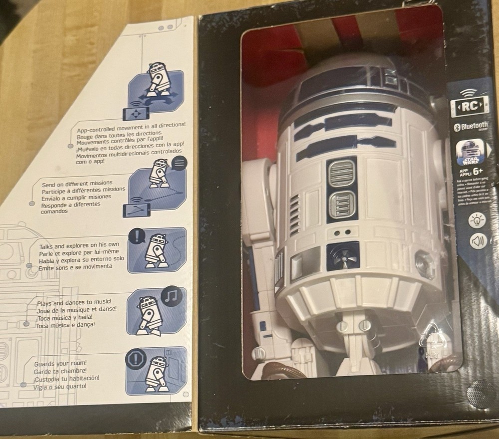 Hasbro Star Wars Smart R2-D2 Remote-Controlled Robot Bluetooth App 6+ White Blue