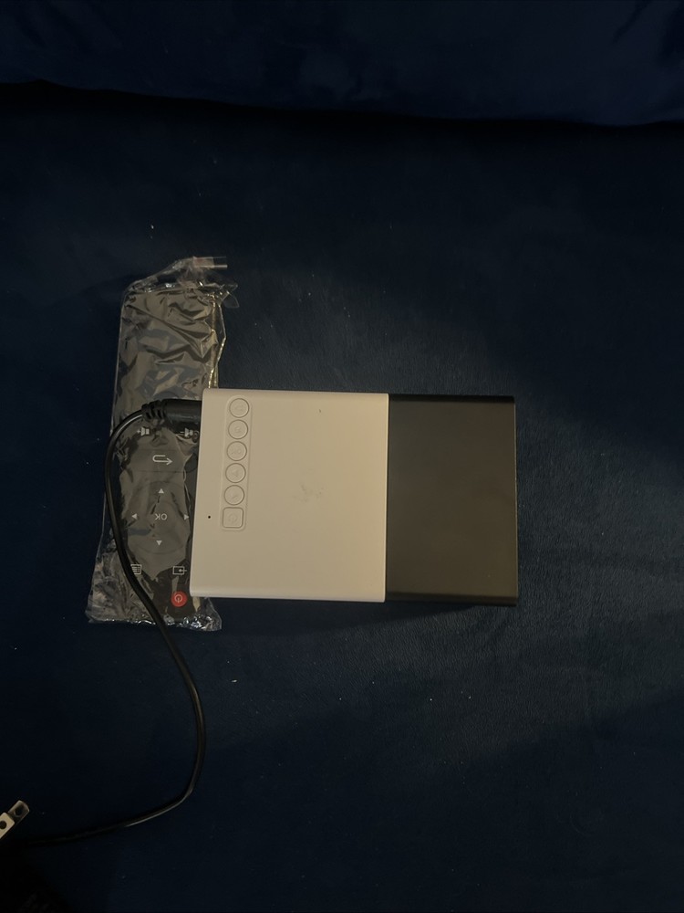 Desktop High Resolution LED Projector With Controller Tested Works Black White