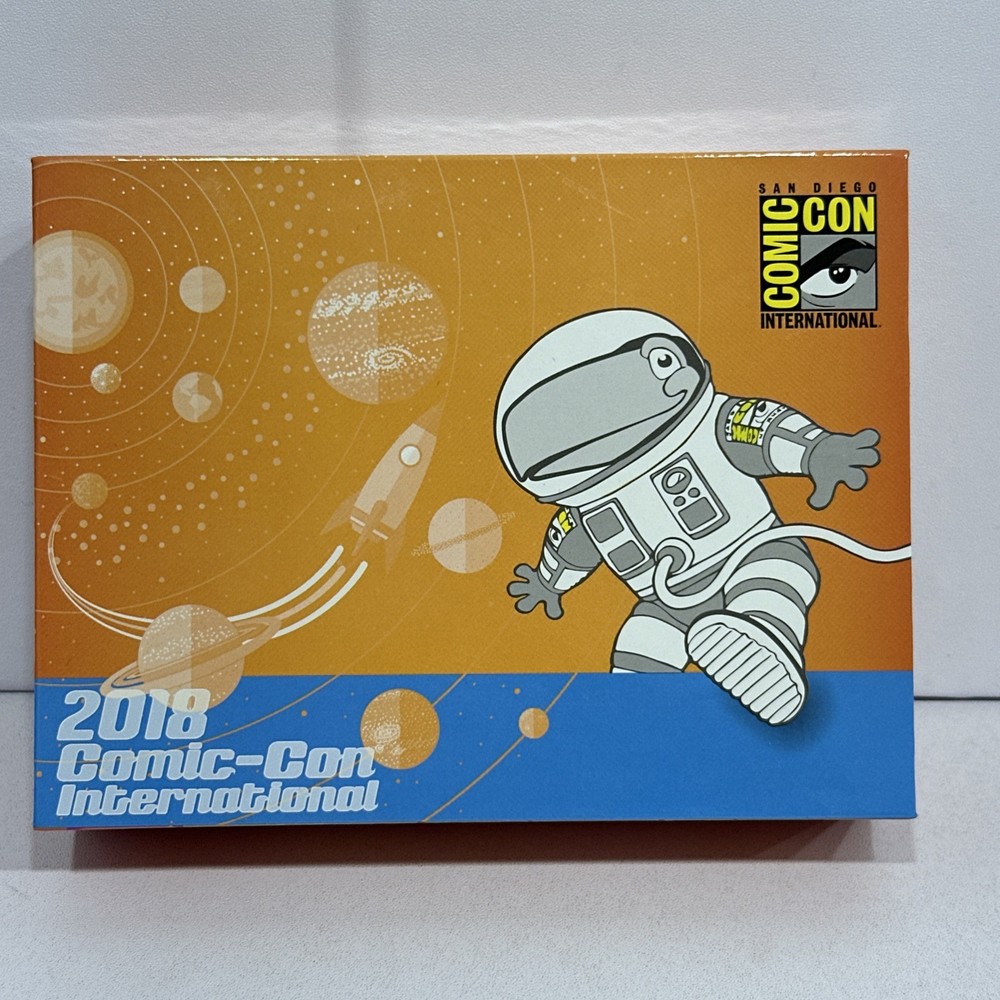 SAN DIEGO COMIC-CON 2018 ENAMEL PIN BOX & BOOK