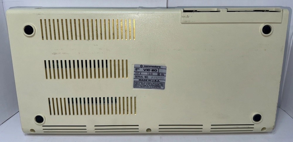Commodore VIC-20 Vintage Computer Console Complete w Box Manual Tested & Works