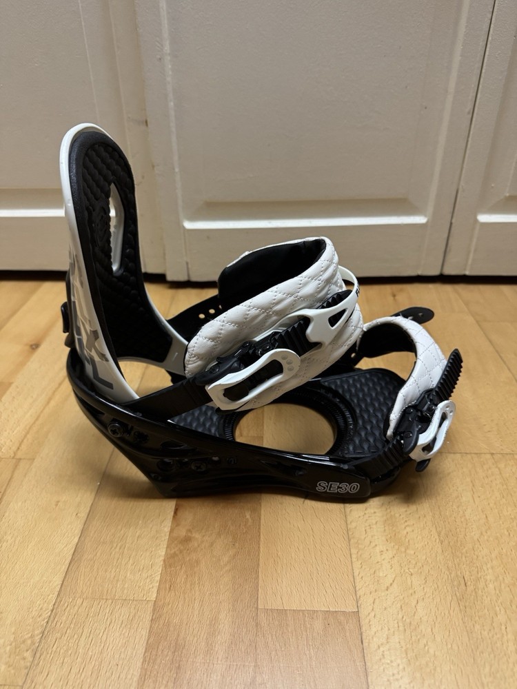 Flux SE 30 Snowboard Bindings White Size M - Right Only