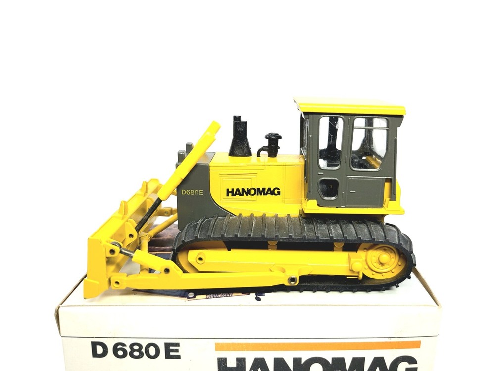 Hanomag D680E Dozer - Conrad 1:50 Scale Diecast Model #2853