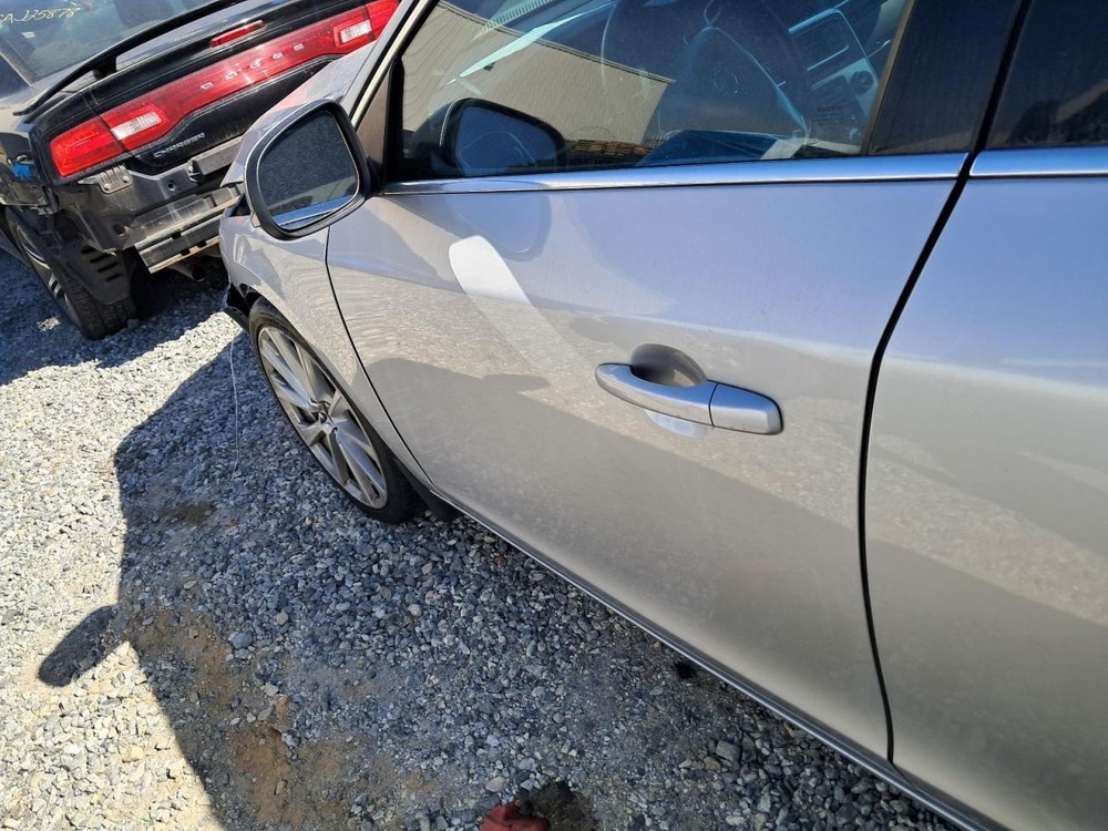 S60 2018 Glove Box 4843758