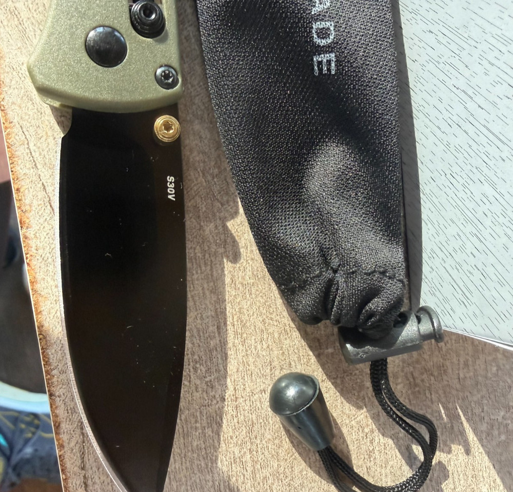 Bug out 535 Olive Green Handle S30V Black Blade Authenticity Unverified