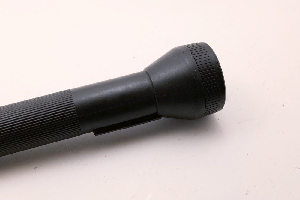 Streamlight 20XP LED Flashlight Handheld For Parts Not Working