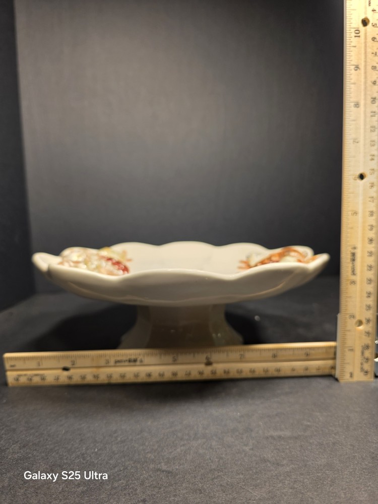 Scalloped Shell / Beach Display Pedestal Plate