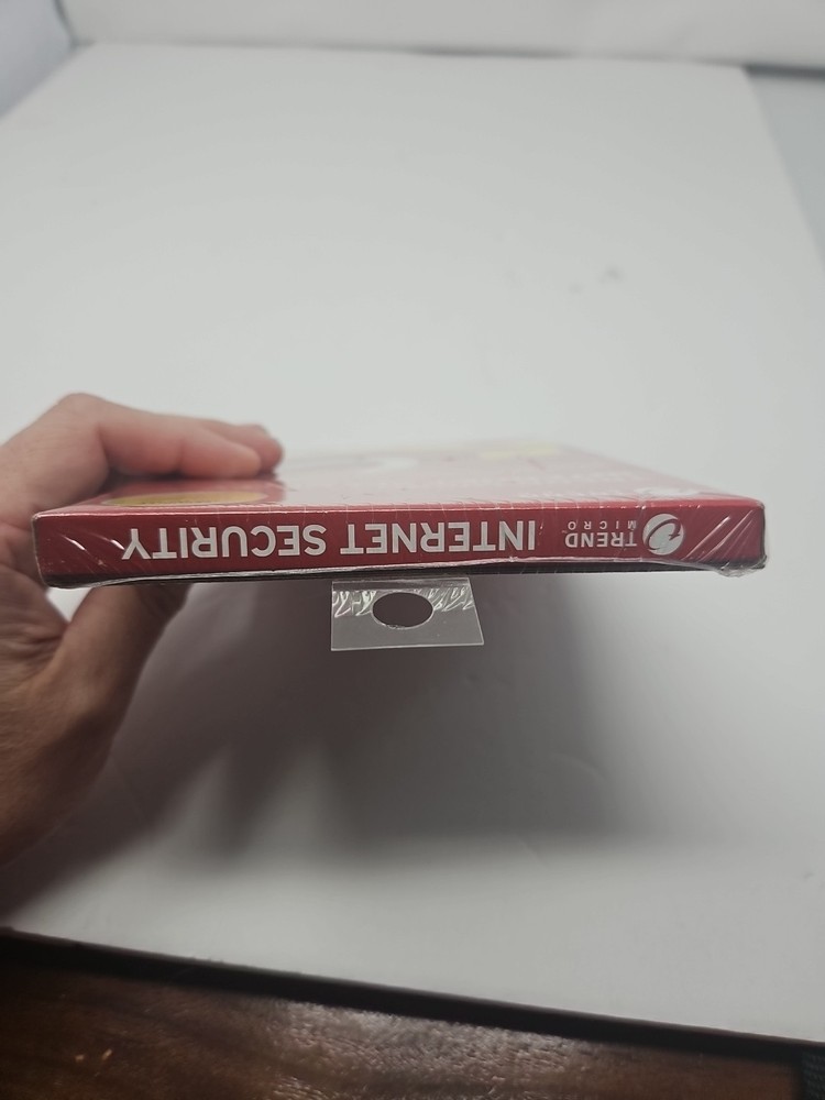 New Trend Micro Internet Security Advanced Online Protection. 3 Device Protector