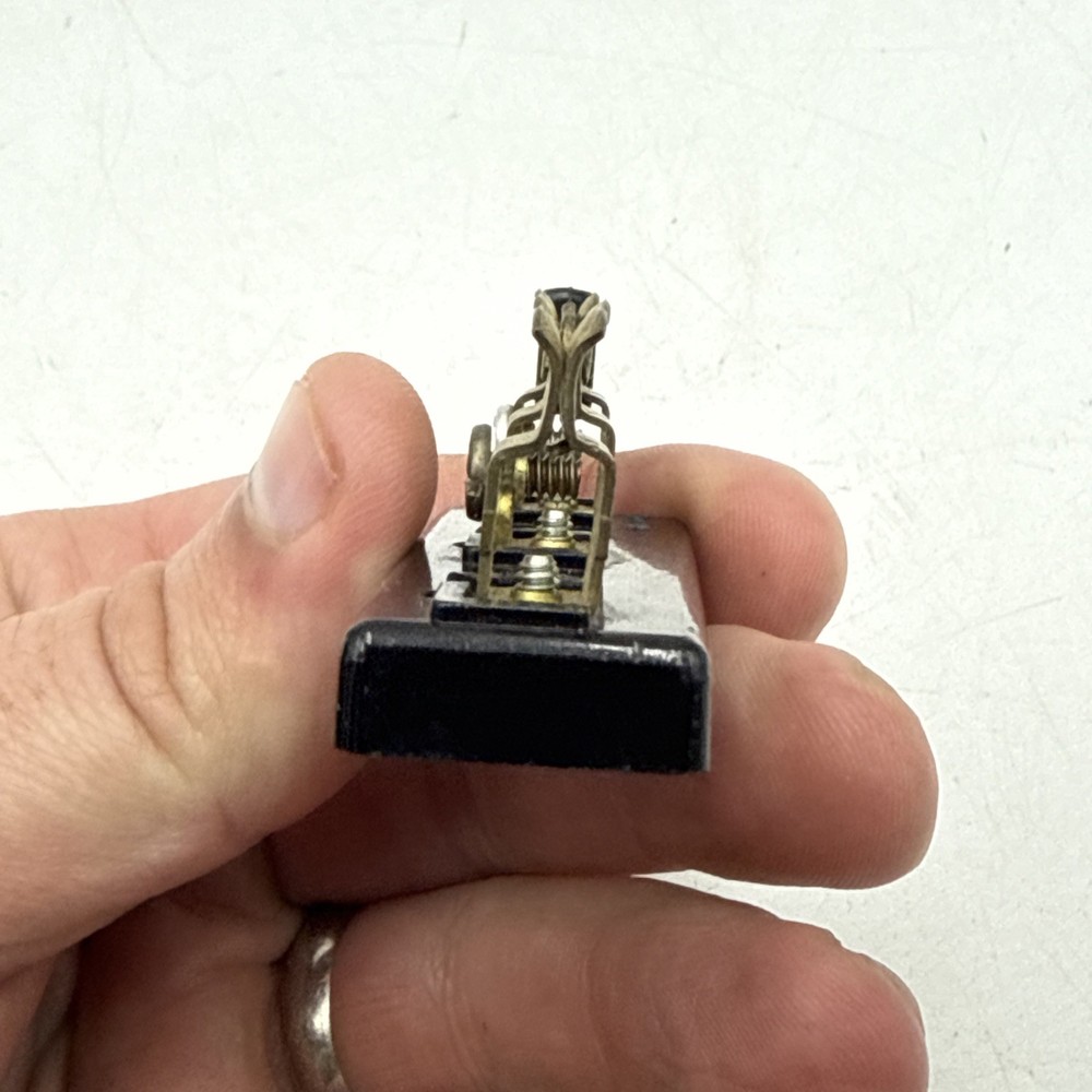 VINTAGE LEVITON BAKELITE SINGLE POLE DOUBLE THROW KNIFE SWITCH