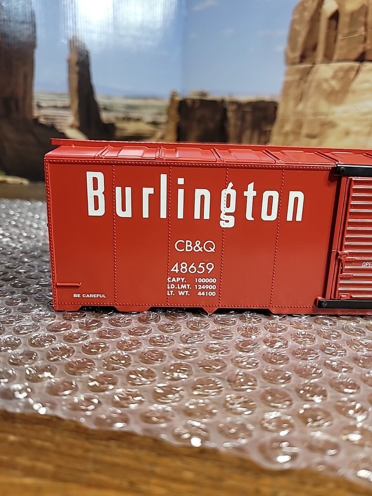 Williams O Gauge Burlington And NP Plastic Shells