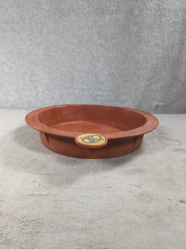 Smartware Silicone Bakeware Flexible 8" Round Cake Pan - Dirty