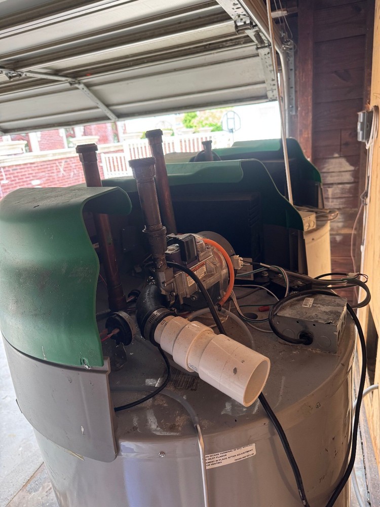 AO Smith Vertex GDHE-75 300 75-Gal Gas Water Heater 100,000 BTU | Energy Star