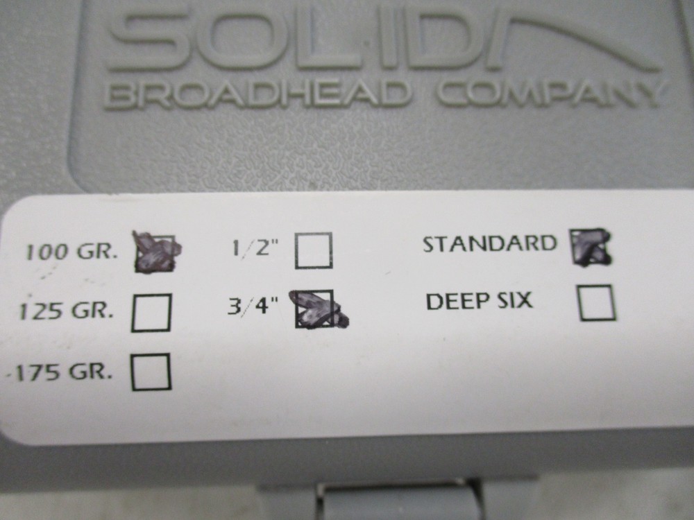 SOLID BROADHEAD ARCHERY 3/4" BLADE 100 GRAIN STANDARD THREAD SET OF (4)