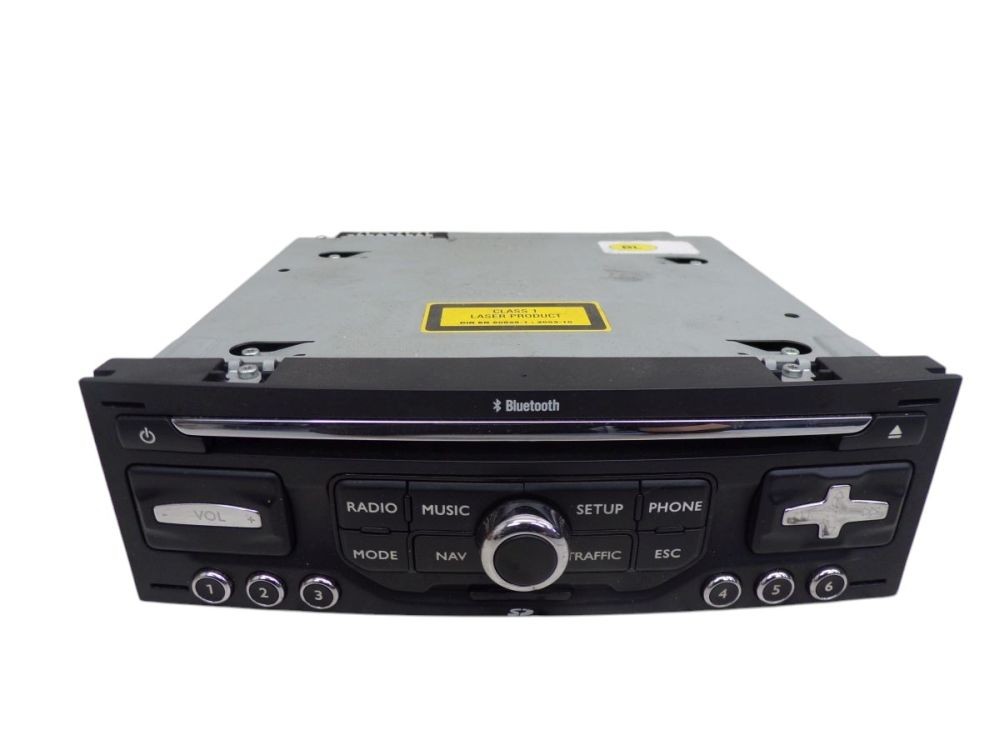 Bluetooth CD Combined Radio/Navigation, Code Not Available! Passa