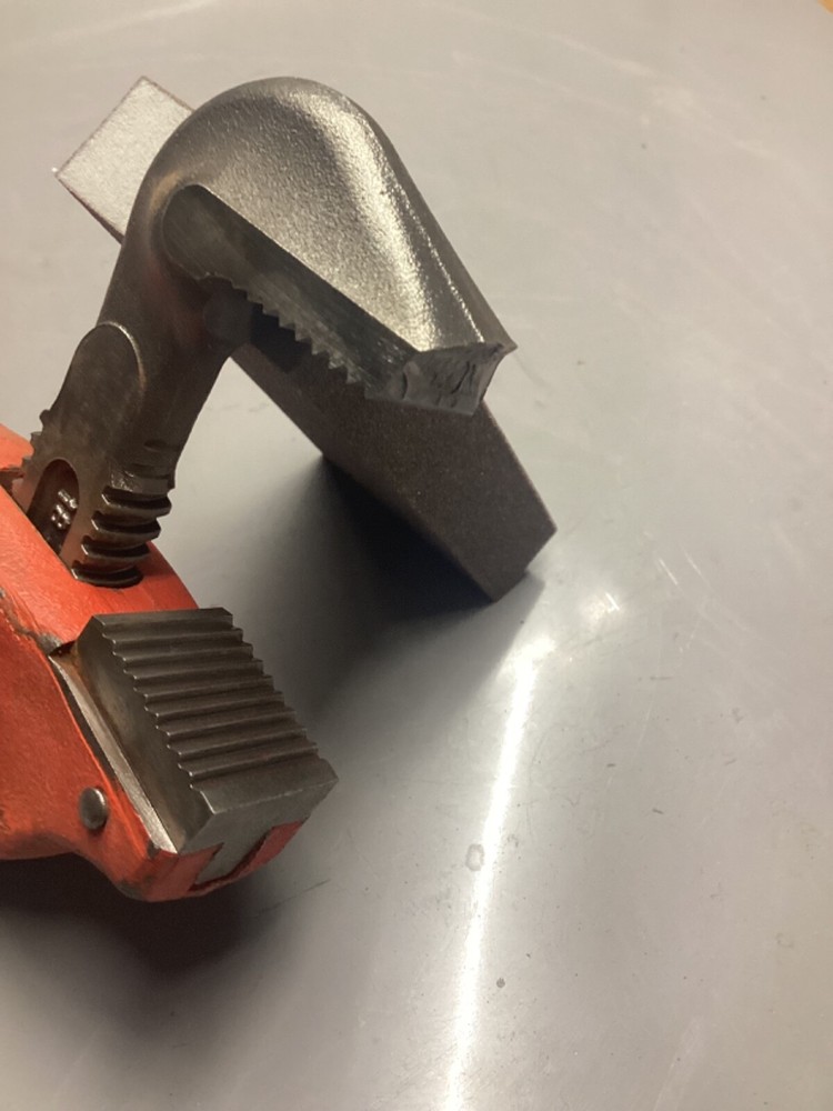 Ridgid Tools 18” Heavy Duty 90° Offset Pipe Wrench NOTE Hook Jaw Has Chipped End
