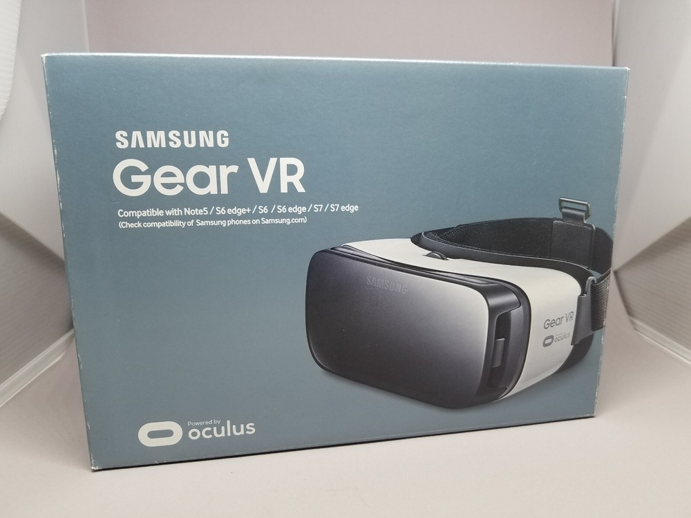 Samsung Gear Virtual Reality Headset + Steel Series Bluetooth Controller