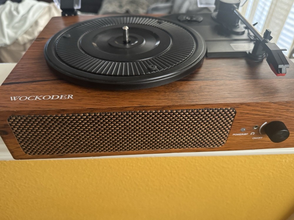 WOCKODER Vintage Style Turntable Record Player Built-In Speakers AUX
