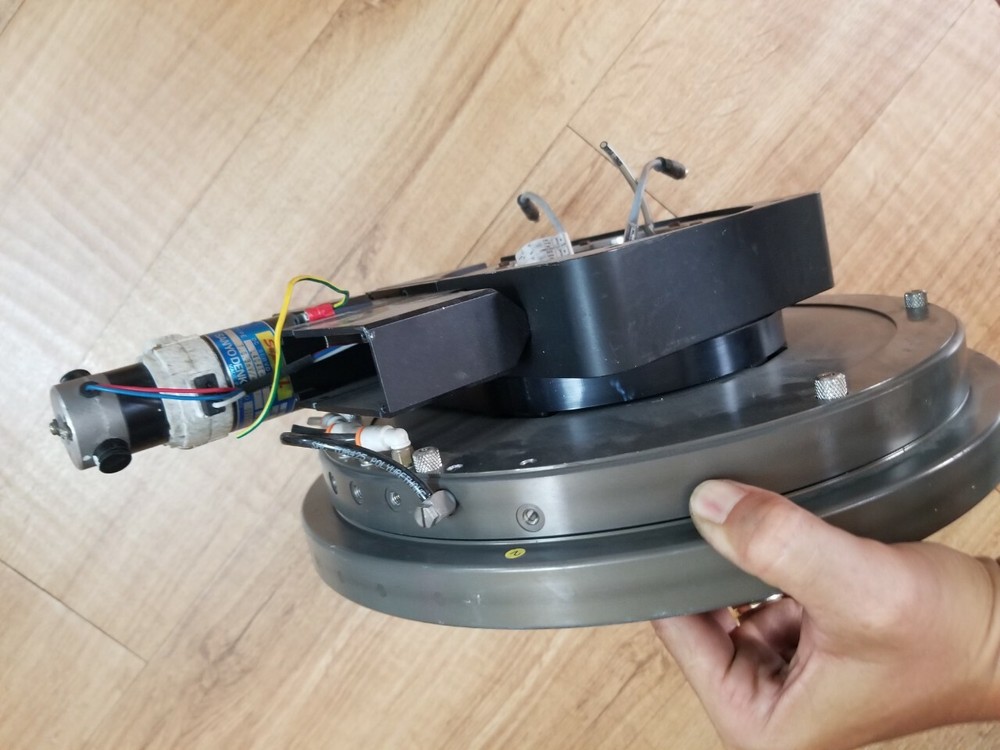 LARGE 31cm TURNTABLE with vacumm table