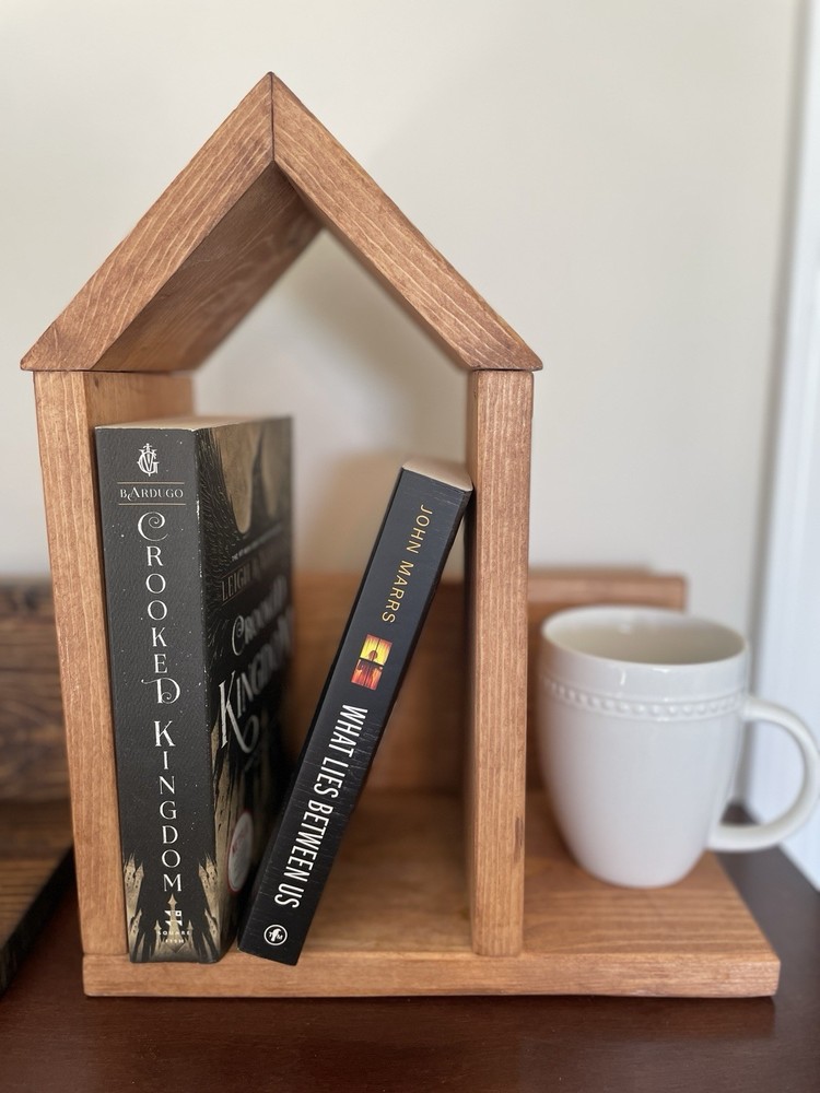 Book Nook - Mini Bookshelf & Placeholder!