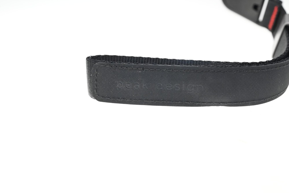Peak Design Wrist Cuff Strap Black Red #G318
