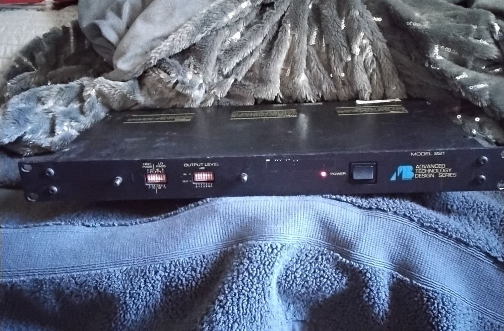 Advanced  Technology Design Series Model 221 Power Amplifier