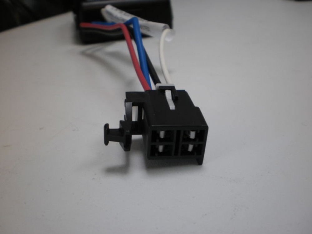 Hayes Trailer Brake Controller Synchronizer w/ GM Chevy Harness 2003 to 2006