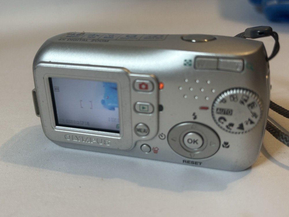 Olympus C-170 Digital Camera Silver - Working