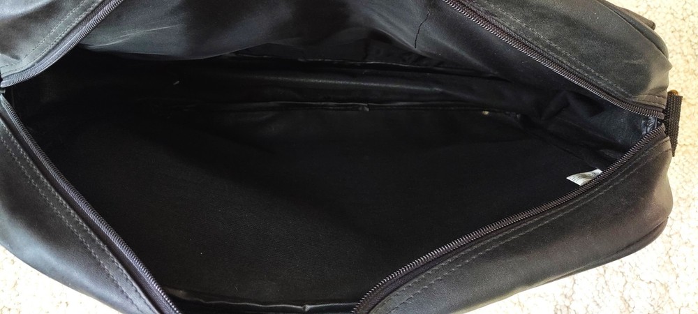 VTG LEATHER MESSENGER BRIEFCASE