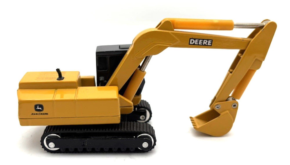 ERTL Construction Vehicle John Deere Excavator about 2"
