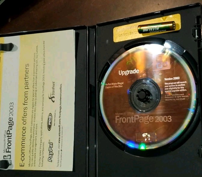 Microsoft Office FrontPage 2003 Upgrade Software CD for Windows w/ Product Key