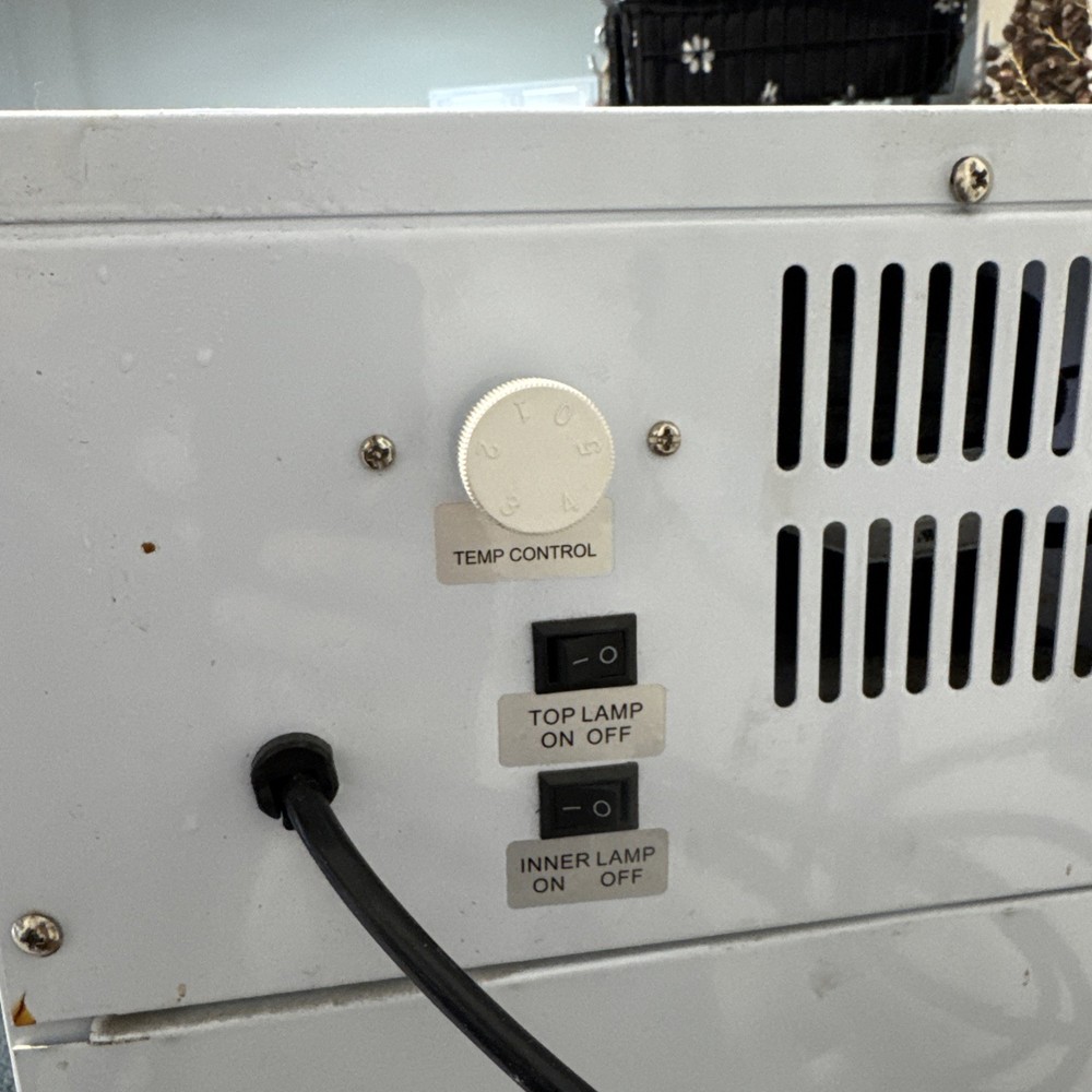 Mini Refrigerator/used /clean/works Tested / No Key