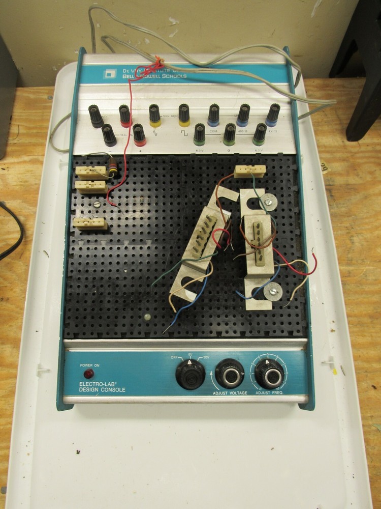 Vintage Bell & Howell Schools DeVry Inst Tech Electro-Lab Design Console