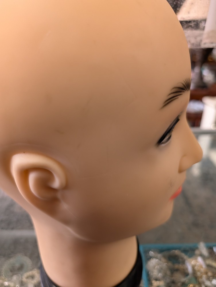 Mannequin Head