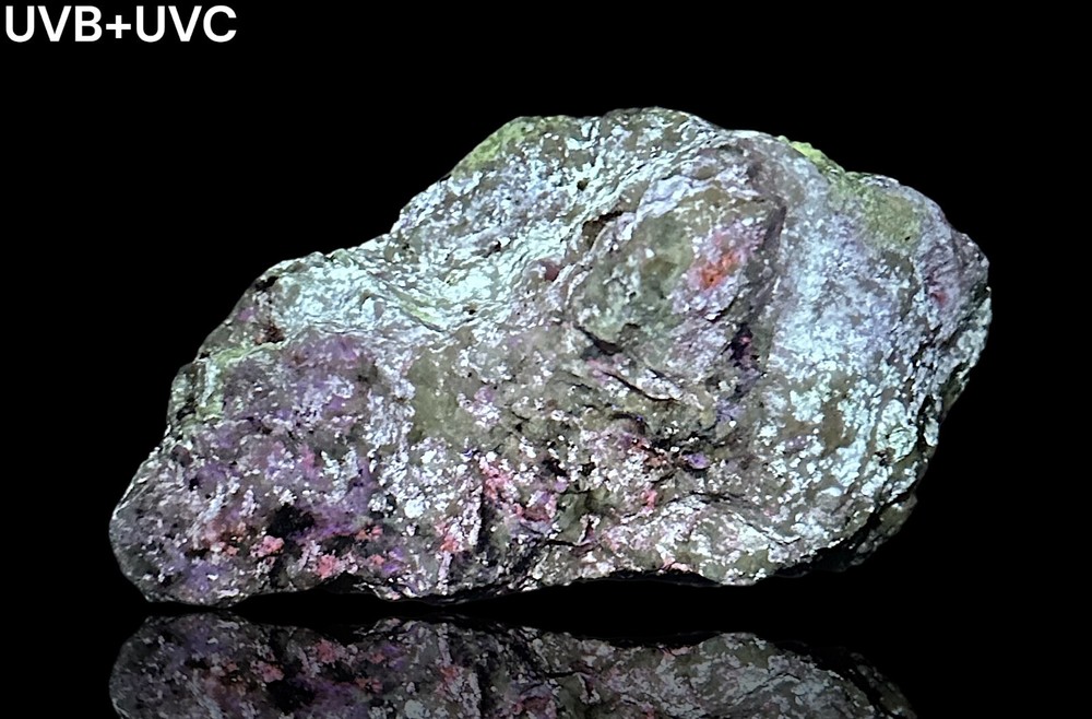 675 Gr. Fluorescent Phosphorescent Tenebrescent Hackmanite, Richterite, Unknown