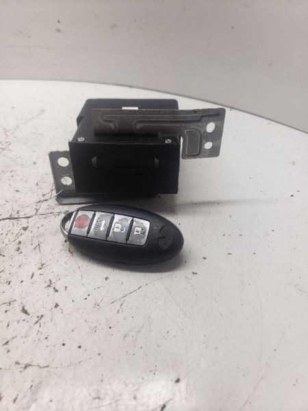 2010-2013 INFINITI G37 Ignition Switch Start And Stop Button OEM