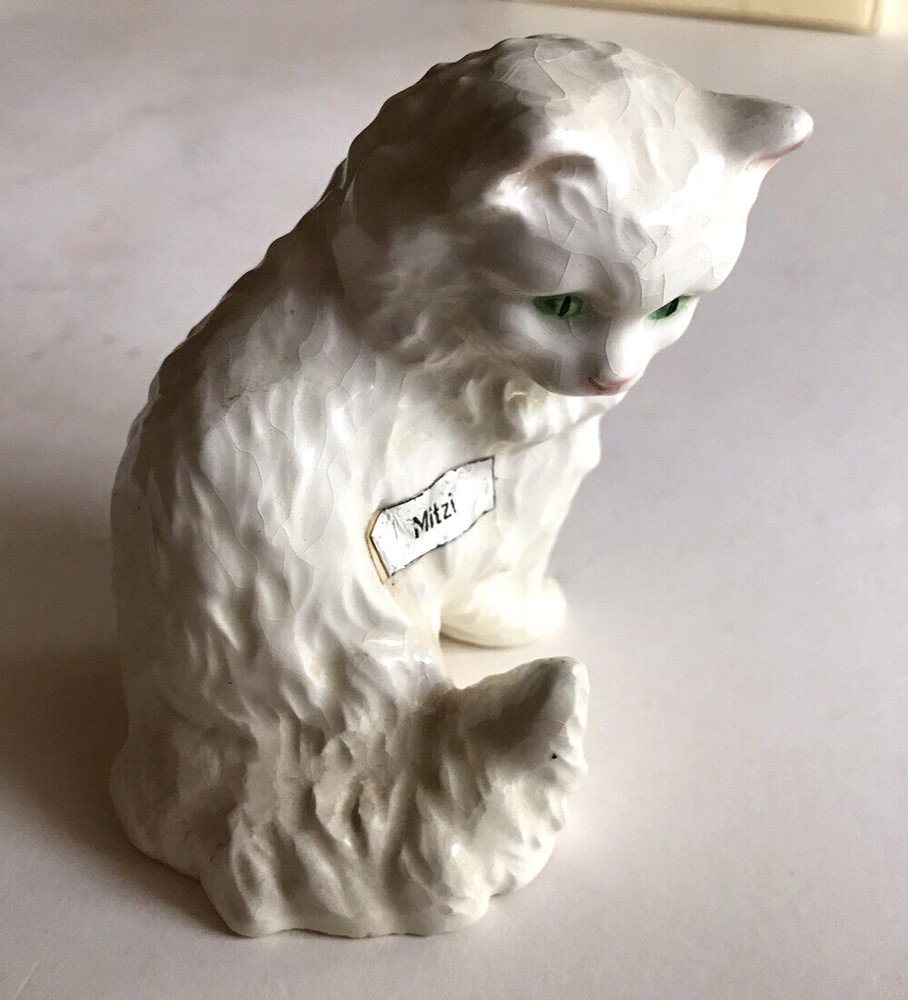"MITZI" : PORCELAIN KITTEN / CAT GOEBEL -- CUTE!