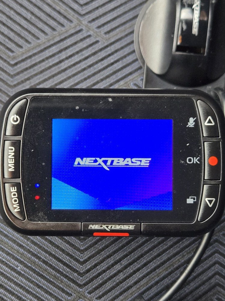 Nextbase 122 Dash Cam NBDVR122 w/ 32 GB microSD Card