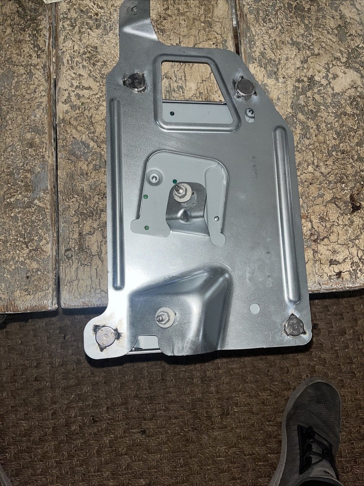 22 GRAND CHEROKEE AMPLIFIER ID 68549096AB