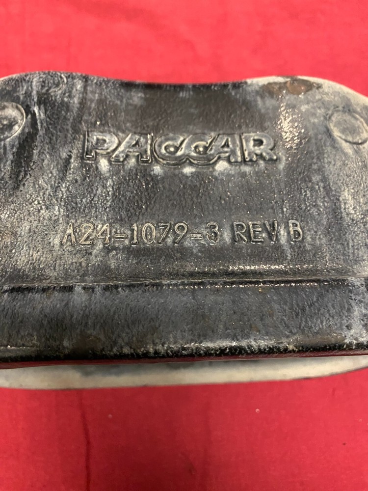 PACCAR OEM FRONT ENGINE MOUNT A24-1079-3,