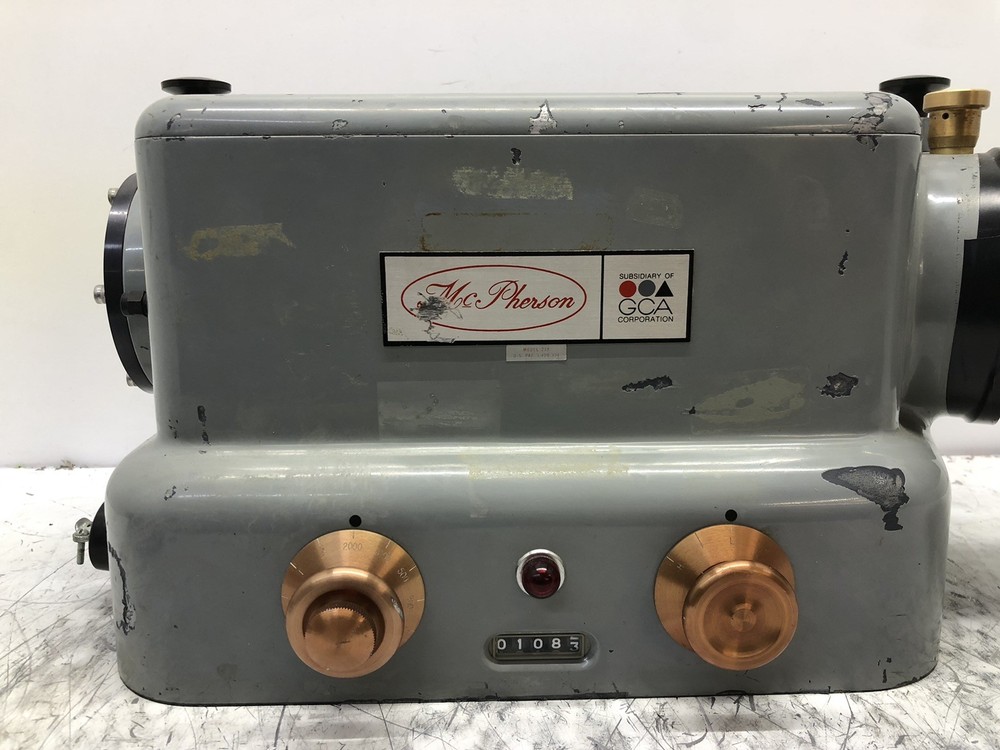 McPherson 218 SPECTROMETER WITH PRINCETON INSTRUMENTS IRY-700 CAMERA UNTESTED