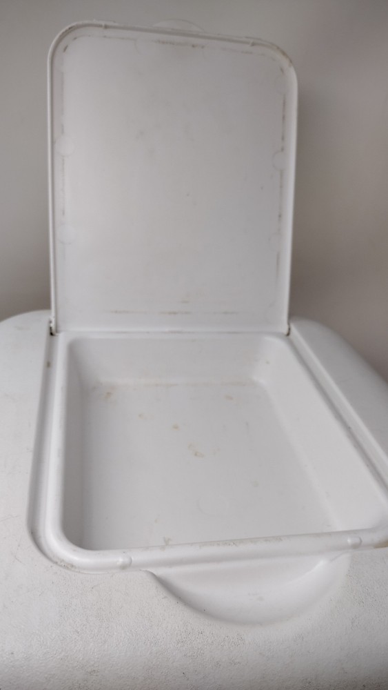 Igloo Ice Cube Magenta Cooler 12qt ~ 14 Cans
