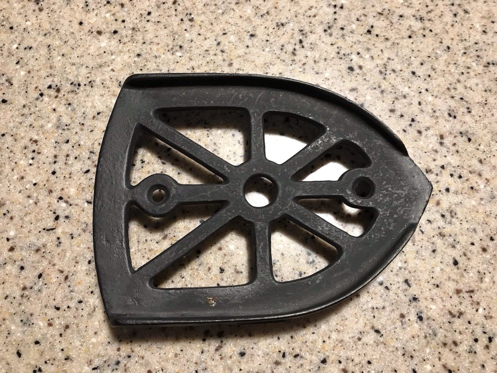 Antique Cast Iron Sad Iron #7, Historic Iron