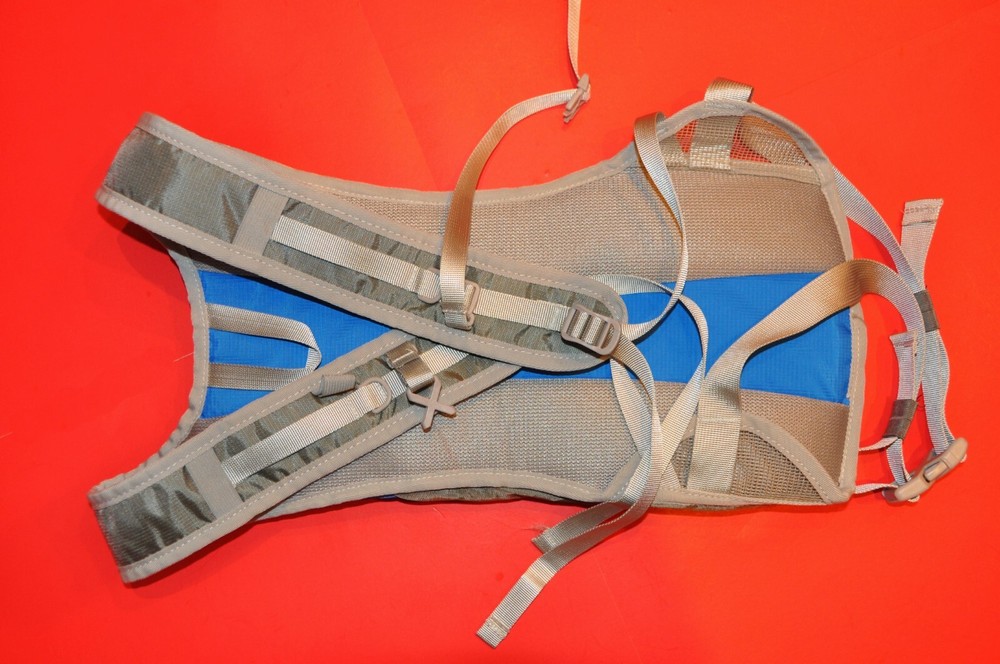 NWT KBNI Hydration Backpack with 2 Litre (68 Ounce) Water Bladder, Sky Blue