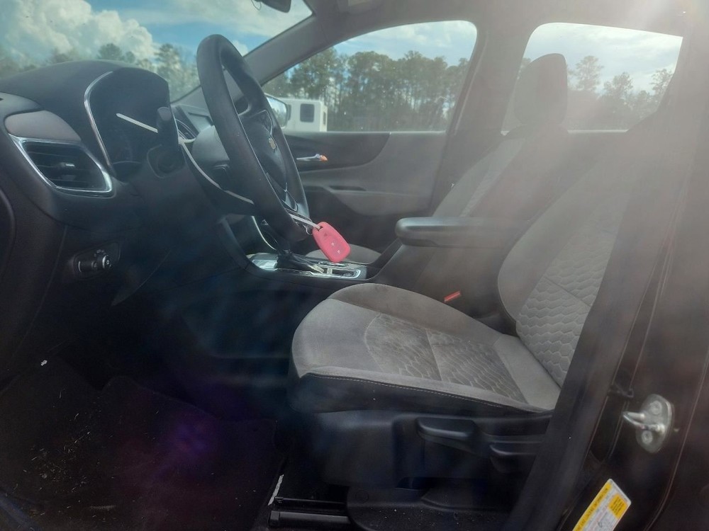EQUINOX 2018 Glove Box 5024611