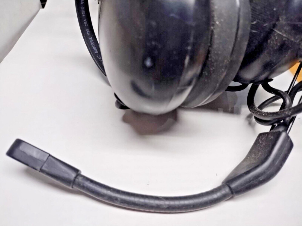 Flightcom Classic Aviation Headset Black, Model 4DLX, Used