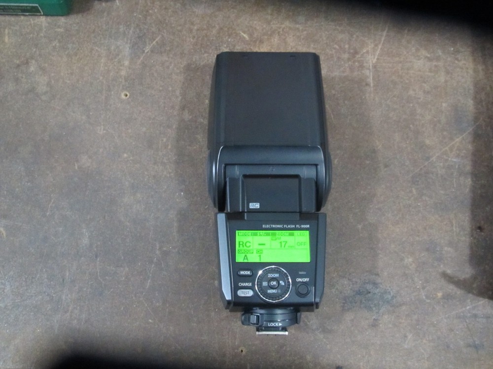 Olympus FL-900R Flash Unit for OM System Cameras Excellent