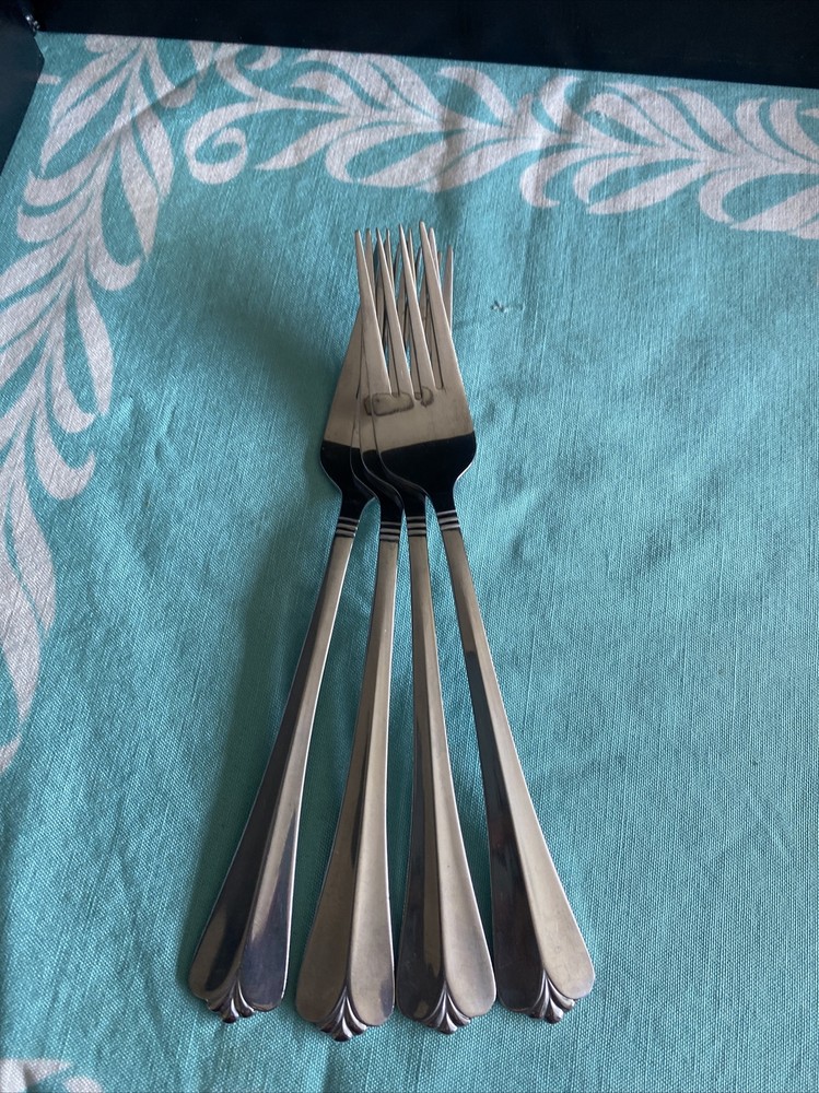 4 Pcs Rogers Co Country Shell Dinner Forks Stainless Flatware