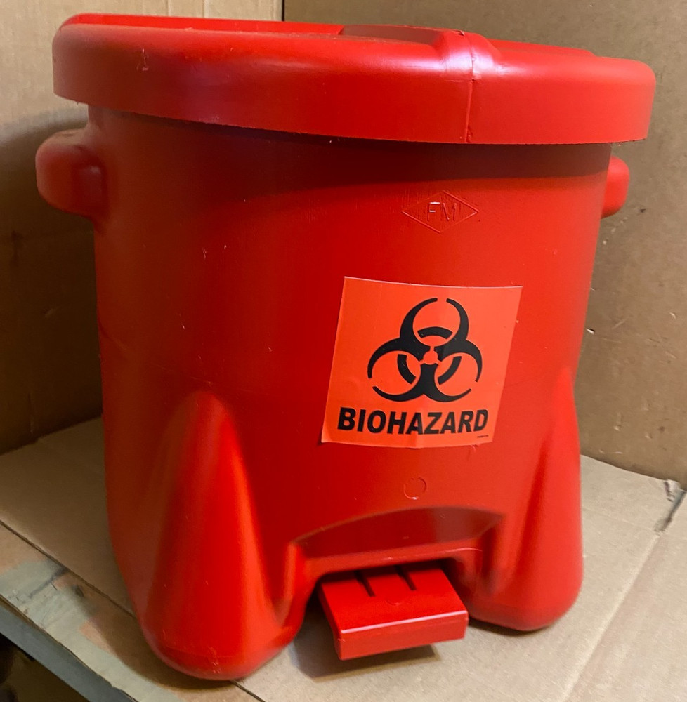 EAGLE 945BIO Biohazard Step On Poly Waste Container 10 Gallon