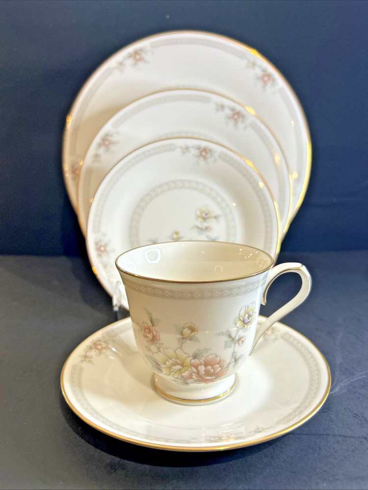 Noritake CERVANTES 5 Pc Place Setting Ivory China 7261 EUC