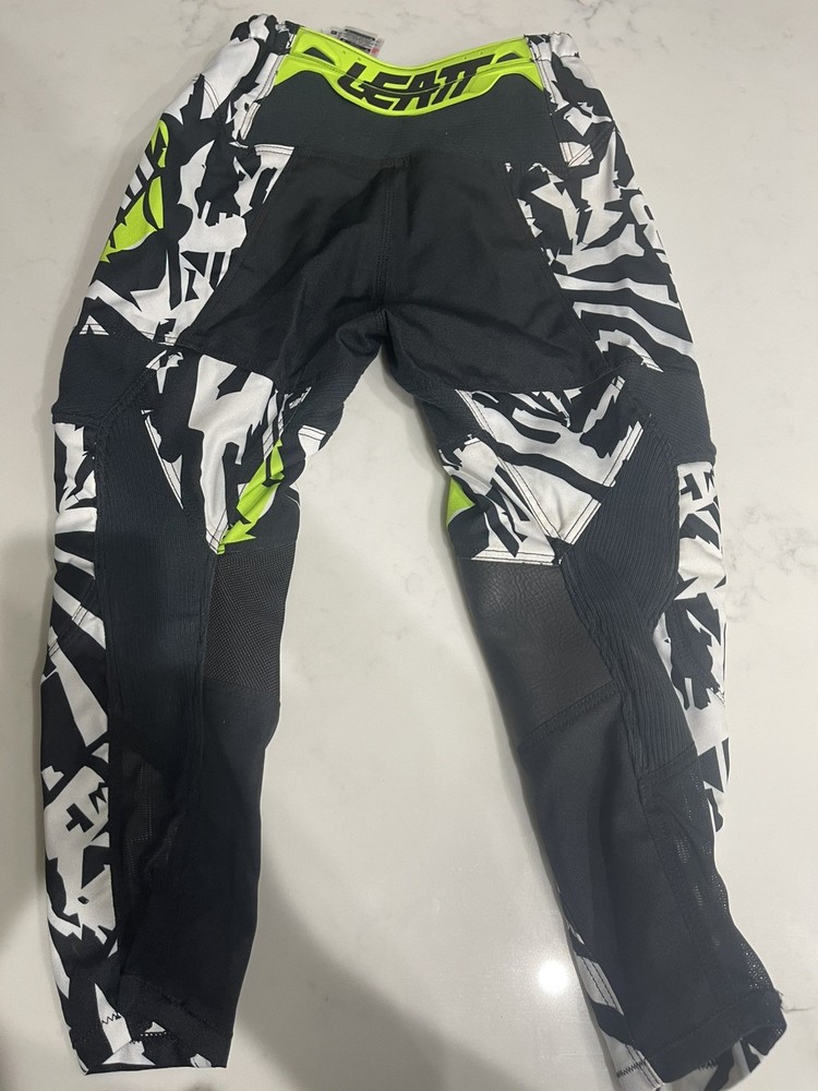 Leatt Ride Kit 3.5 Jersey and Pants Zebra size medium