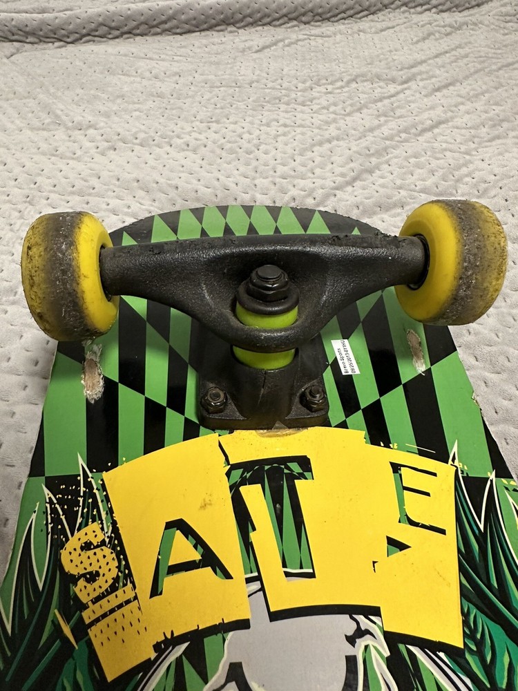Vintage Satellite Skateboard Cruiser 31 Inches